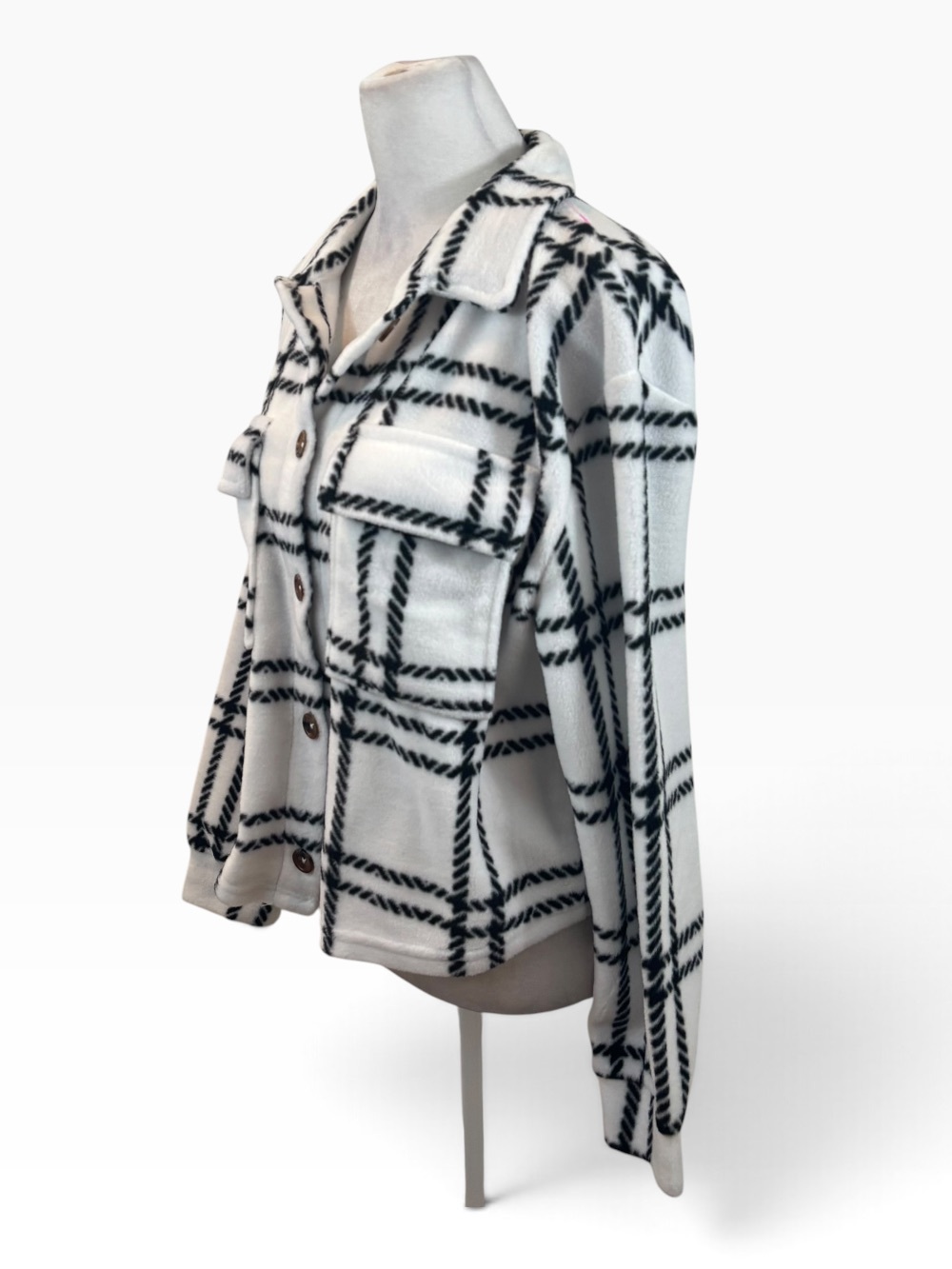 Brand new with Taga Jolie & Joy Brand White and Black Plaid Fleece Shacket XL